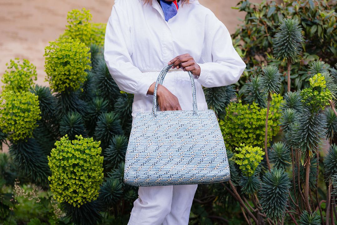 Exploring Colombian Craftsmanship: Large Caña Flecha Bag